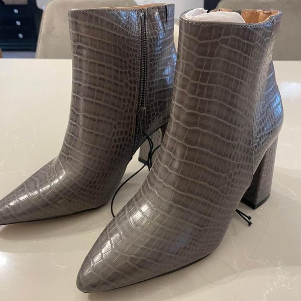 Express heel boots with zipper